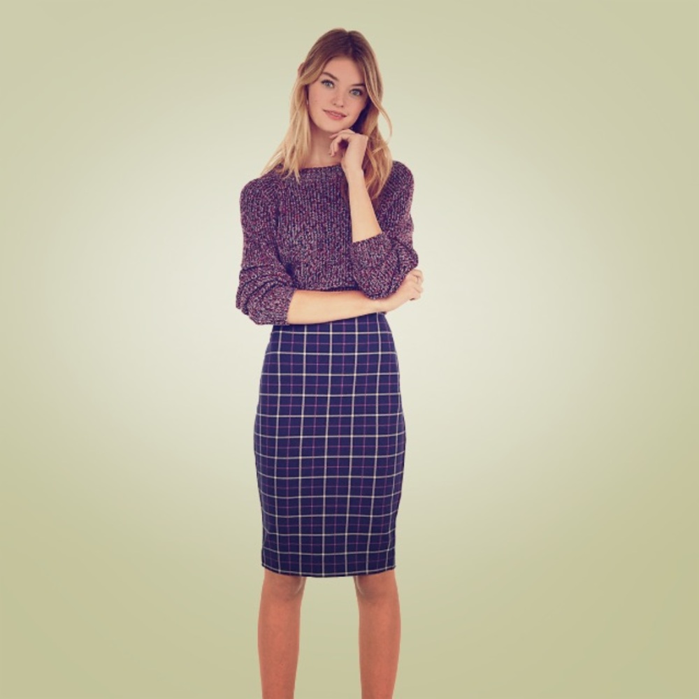 High waisted checkered knee length skirt